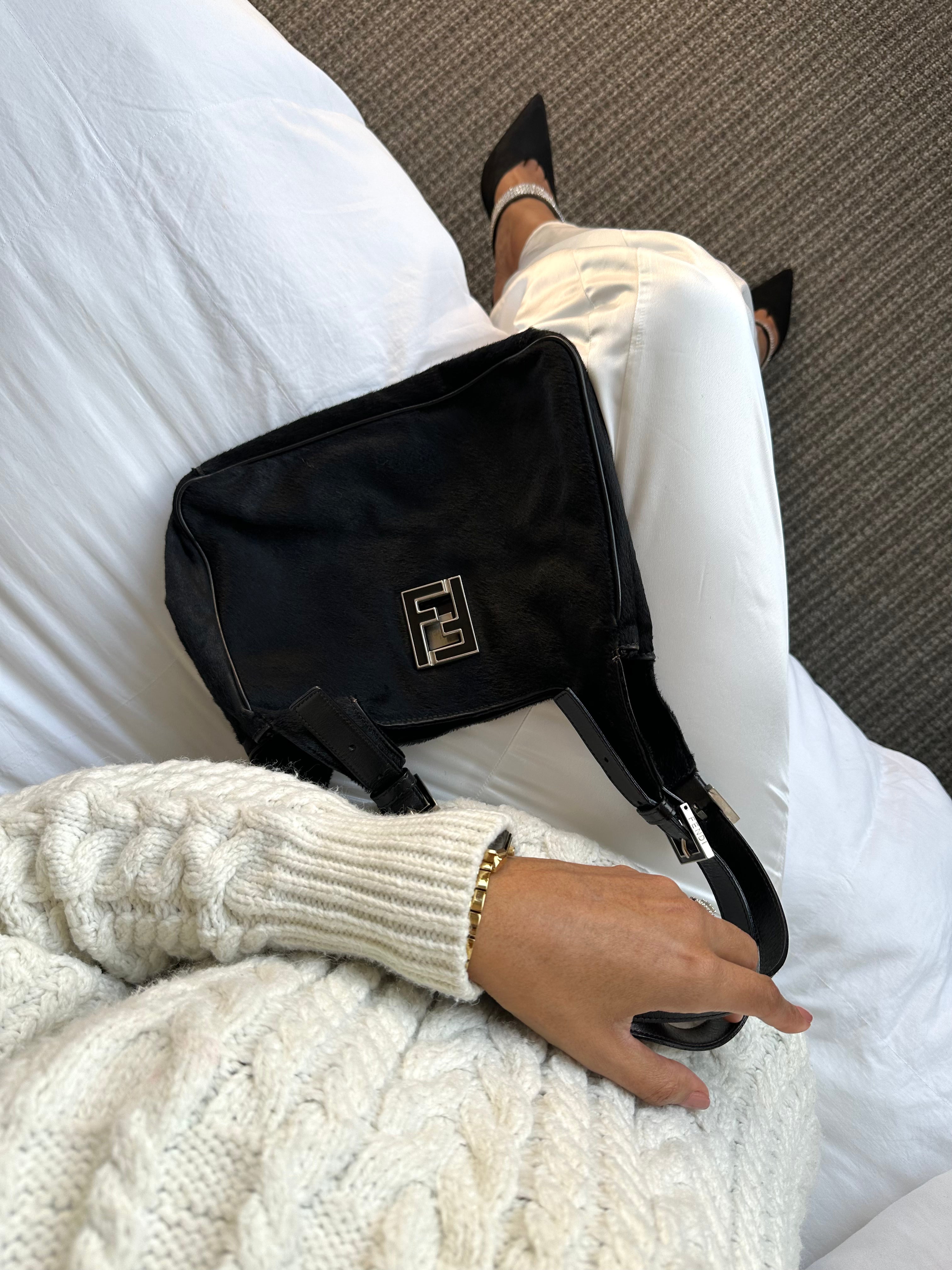 バッグ Vintage Fendi Unborn Carf Shoulder Bag Authentic Fendi Unborn Calf Leather Black Shoulder Bag – The Renaître