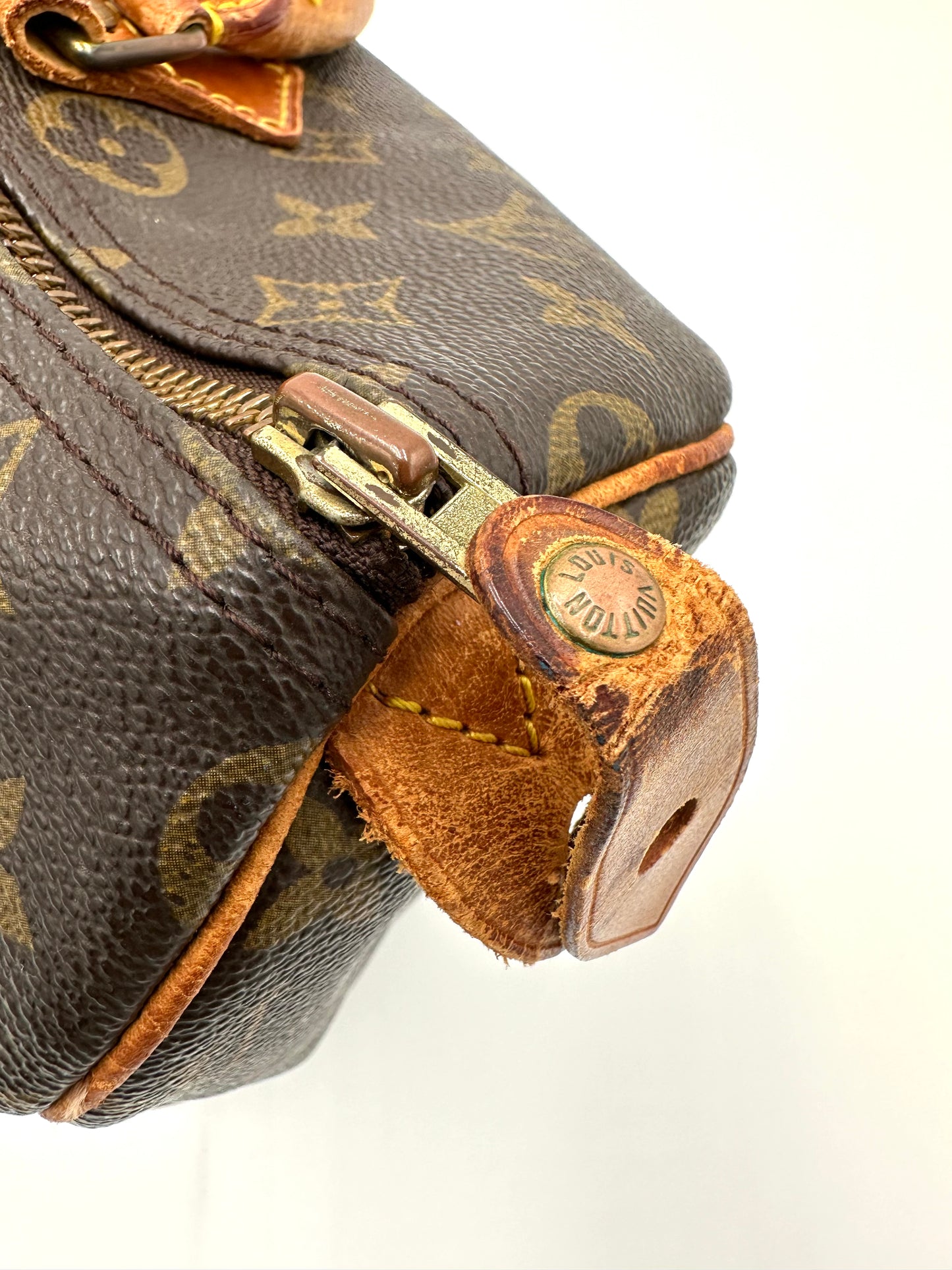 *SOLD* Louis Vuitton Speedy 30